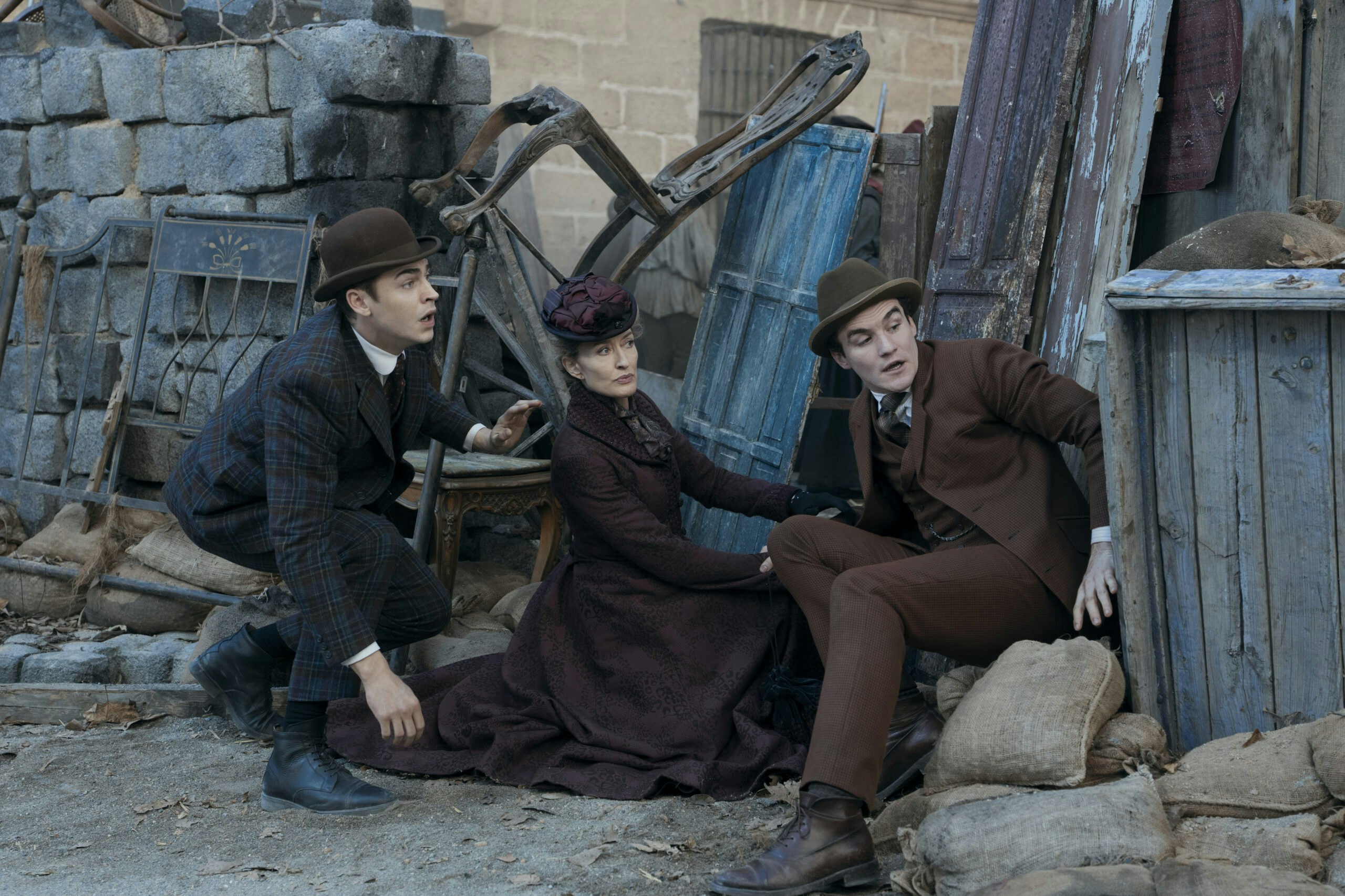 Bu Şoke Edici Fotoğraflar, Guy Ritchie’nin Young Sherlock’ının Köken Hikayesini Prime Video’da Patlatıyor: İkonik Dedektif Geri Geliyor!