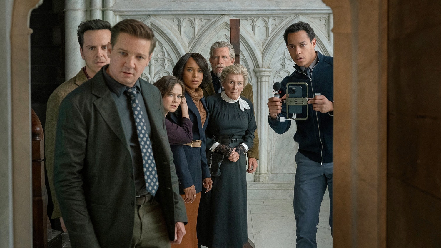 Wake Up Dead Man: A Knives Out Mystery